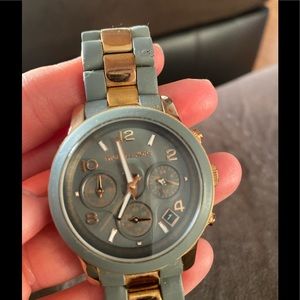 ✨MMK Rose Gold Silicone Grey MK5465 Watch✨